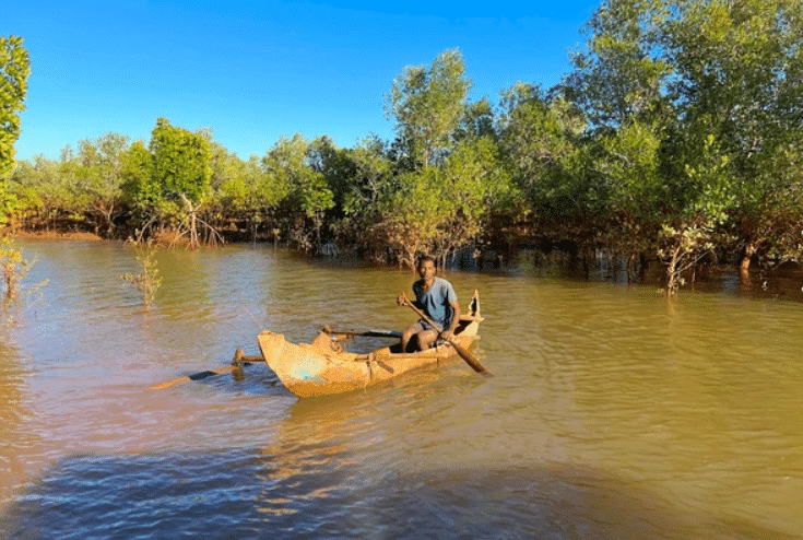 VLIEG huis kopen ARC-Madagascar-Aranta-Sotema-area-navigating-the-channels