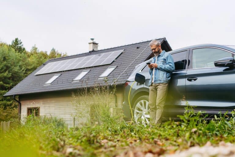 Blijven zonnepanelen, een laadpaal en thuisbatterij achter bij de verkoop?