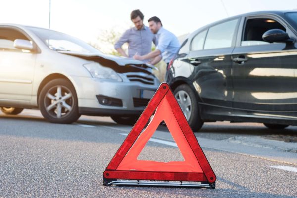 Two,Men,Reporting,A,Car,Crash,For,The,Insurance,Claim